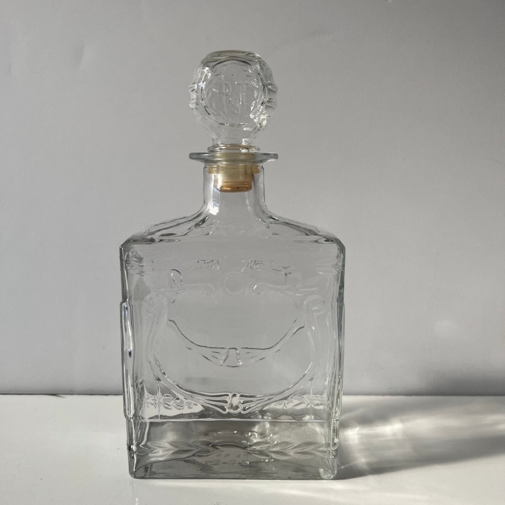 Glass Decanter with stopper